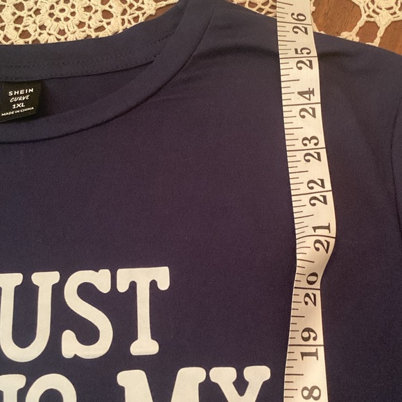 SHEIN 1XL, Statement Tee, Navy excellent shape - Picture 4 of 8